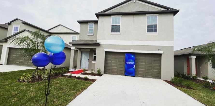 Villa ou maison à Wesley Chapel, Floride 4 chambres, 173.73 m2 № 2142497