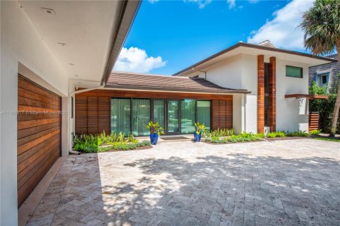 Casa en alquiler en Hollywood, Florida, 5 dormitorios, 363.15 m2 № 1703091 - foto 3