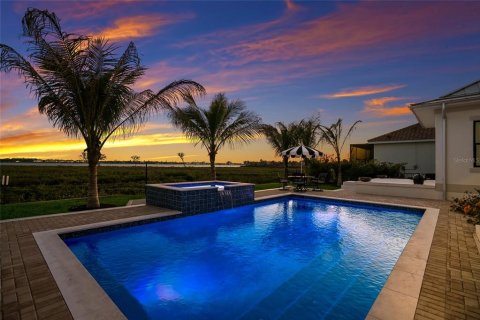 House in Palmetto, Florida 4 bedrooms, 418.52 sq.m. № 2123345 - photo 4