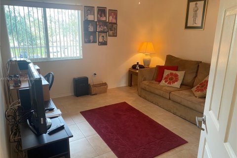 Condo in Fort Lauderdale, Florida, 2 bedrooms  № 1738447 - photo 12