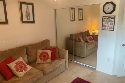 Condo in Fort Lauderdale, Florida, 2 bedrooms  № 1738447 - photo 13