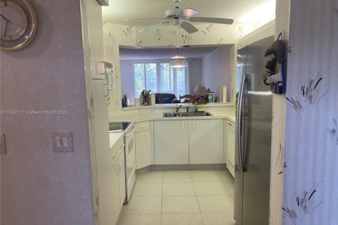 Condo in Fort Lauderdale, Florida, 2 bedrooms  № 1738447 - photo 23