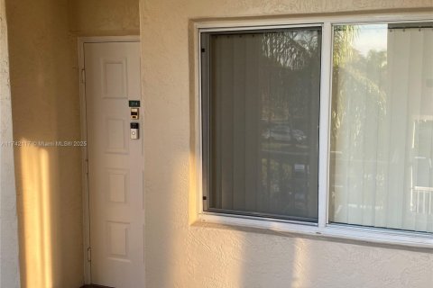 Condo in Fort Lauderdale, Florida, 2 bedrooms  № 1738447 - photo 3