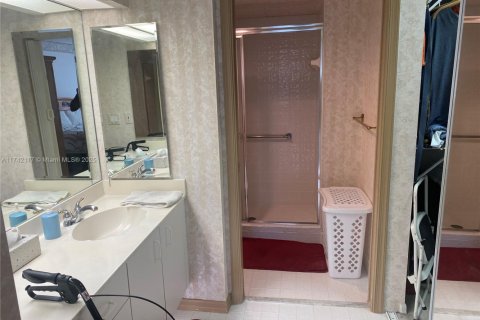 Condo in Fort Lauderdale, Florida, 2 bedrooms  № 1738447 - photo 18
