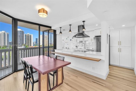 Condo in Aventura, Florida, 3 bedrooms № 2261360 - photo 25