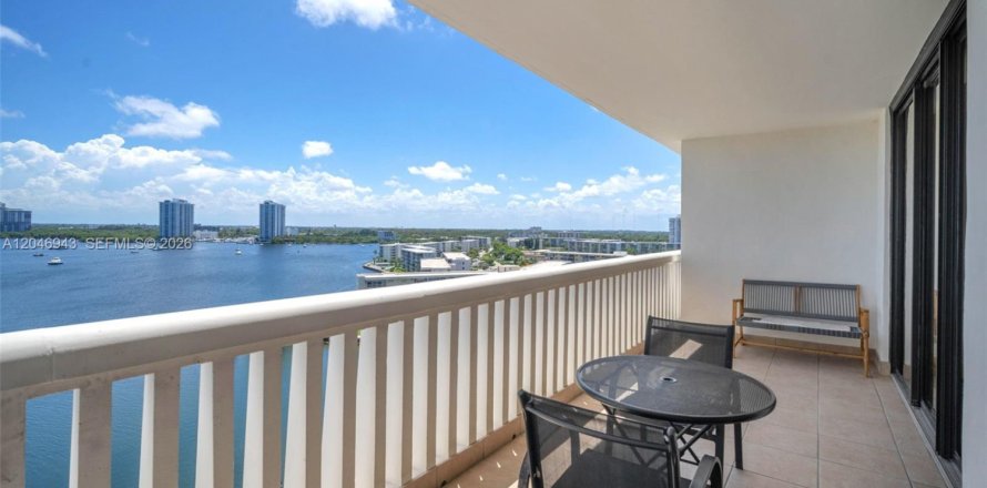 Condo in Aventura, Florida, 3 bedrooms № 2261360