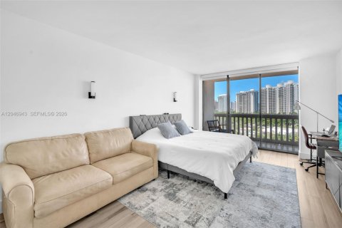 Condo in Aventura, Florida, 3 bedrooms № 2261360 - photo 23