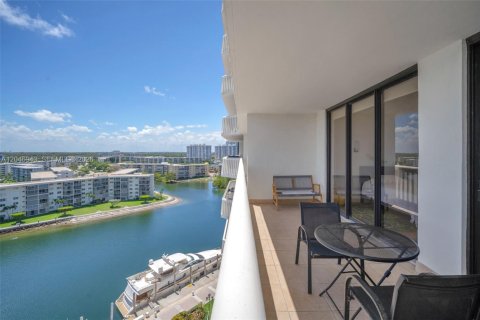 Condo in Aventura, Florida, 3 bedrooms № 2261360 - photo 2