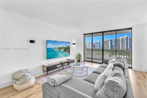 Condo in Aventura, Florida, 3 bedrooms № 2261360 - photo 11
