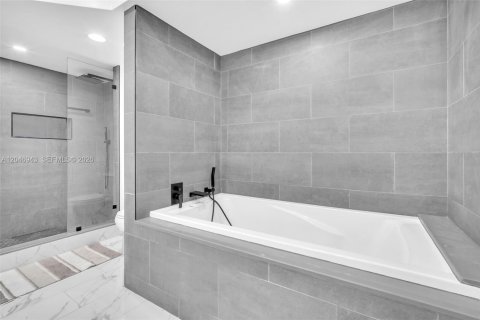 Condo in Aventura, Florida, 3 bedrooms № 2261360 - photo 20