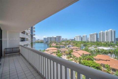 Condo in Aventura, Florida, 3 bedrooms № 2261360 - photo 3