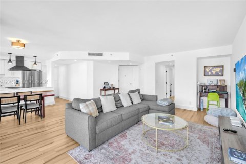 Condo in Aventura, Florida, 3 bedrooms № 2261360 - photo 12