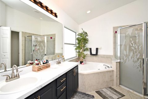 Villa ou maison à louer à Kissimmee, Floride: 3 chambres, 161.65 m2 № 2273117 - photo 27
