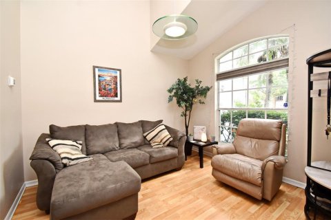 Villa ou maison à louer à Kissimmee, Floride: 3 chambres, 161.65 m2 № 2273117 - photo 4