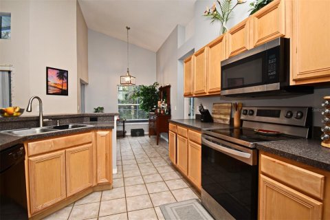 Villa ou maison à louer à Kissimmee, Floride: 3 chambres, 161.65 m2 № 2273117 - photo 9