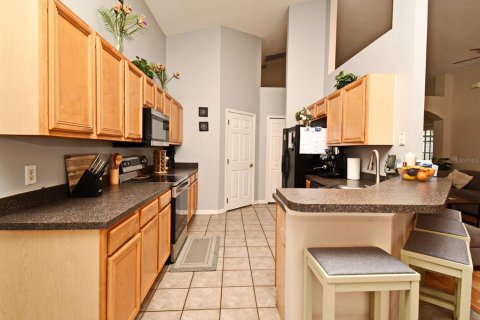Villa ou maison à louer à Kissimmee, Floride: 3 chambres, 161.65 m2 № 2273117 - photo 10