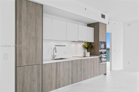 Condominio en venta en Miami, Florida, 2 dormitorios, 87.7 m2 № 2035396 - foto 22