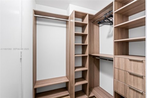 Condominio en venta en Miami, Florida, 2 dormitorios, 87.7 m2 № 2035396 - foto 30