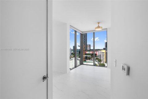 Condominio en venta en Miami, Florida, 2 dormitorios, 87.7 m2 № 2035396 - foto 8