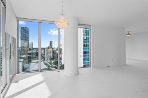 Condominio en venta en Miami, Florida, 2 dormitorios, 87.7 m2 № 2035396 - foto 17