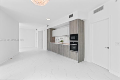 Condominio en venta en Miami, Florida, 2 dormitorios, 87.7 m2 № 2035396 - foto 23