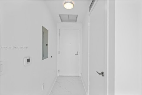 Condominio en venta en Miami, Florida, 2 dormitorios, 87.7 m2 № 2035396 - foto 7