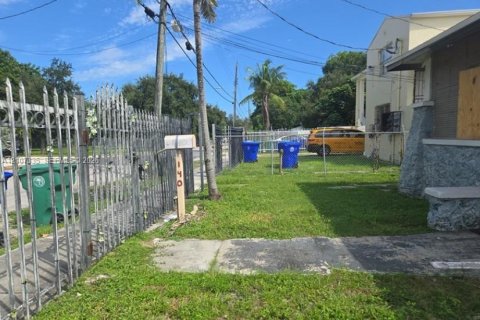 House in Miami, Florida 3 bedrooms, 194.91 sq.m. № 2417854 - photo 3