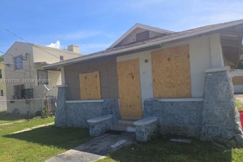House in Miami, Florida 3 bedrooms, 194.91 sq.m. № 2417854