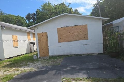 House in Miami, Florida 3 bedrooms, 194.91 sq.m. № 2417854 - photo 7