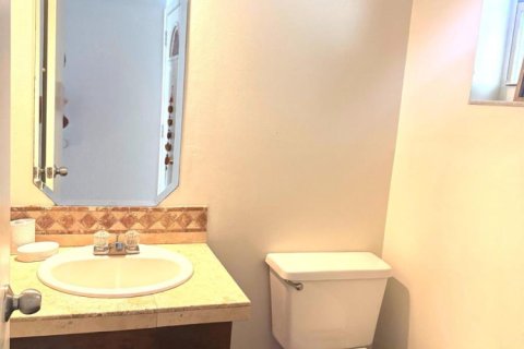 Купить таунхаус в Дирфилд-Бич, Флорида 1 комната, 104.24м2, № 2249558 - фото 12