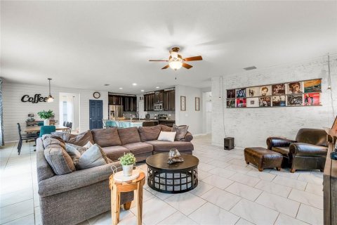 House in Clermont, Florida 5 bedrooms, 240.8 sq.m. № 1733606 - photo 23