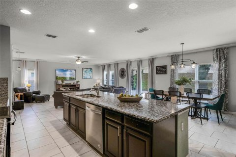 House in Clermont, Florida 5 bedrooms, 240.8 sq.m. № 1733606 - photo 30