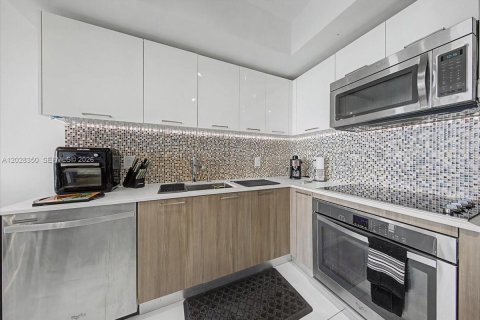 Купить кондоминиум в Дорал, Флорида 3 спальни, 97.73м2, № 2078226 - фото 12