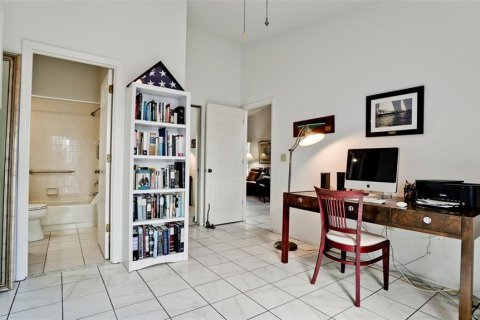 House in Bradenton, Florida 2 bedrooms, 127.09 sq.m. № 1919428 - photo 25
