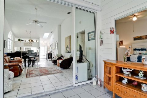 House in Bradenton, Florida 2 bedrooms, 127.09 sq.m. № 1919428 - photo 8