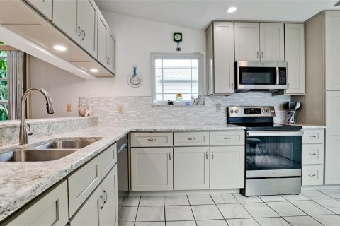 House in Bradenton, Florida 2 bedrooms, 127.09 sq.m. № 1919428 - photo 15