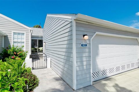 House in Bradenton, Florida 2 bedrooms, 127.09 sq.m. № 1919428 - photo 1
