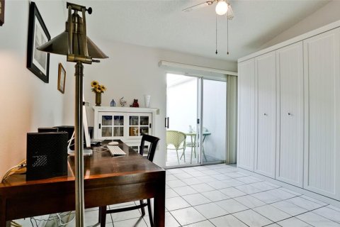 House in Bradenton, Florida 2 bedrooms, 127.09 sq.m. № 1919428 - photo 23