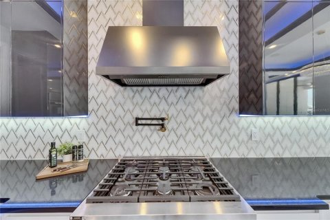 Купить виллу или дом в Аполло-Бич, Флорида 11 комнат, 355.26м2, № 1754442 - фото 15