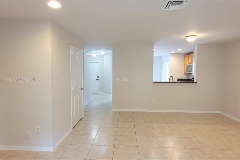 Touwnhouse à louer à Tamarac, Floride: 3 chambres, 131.74 m2 № 1946926 - photo 5