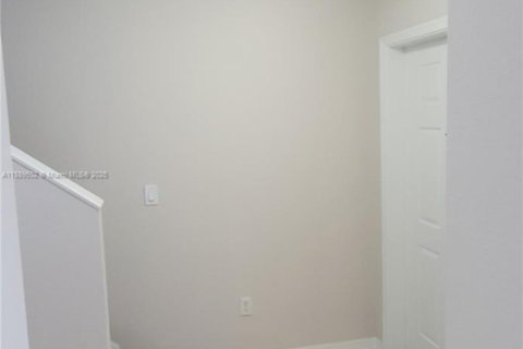Touwnhouse à louer à Tamarac, Floride: 3 chambres, 131.74 m2 № 1946926 - photo 12