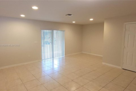 Touwnhouse à louer à Tamarac, Floride: 3 chambres, 131.74 m2 № 1946926 - photo 7