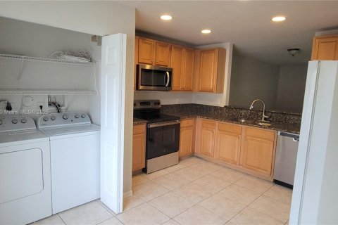 Touwnhouse à louer à Tamarac, Floride: 3 chambres, 131.74 m2 № 1946926 - photo 8