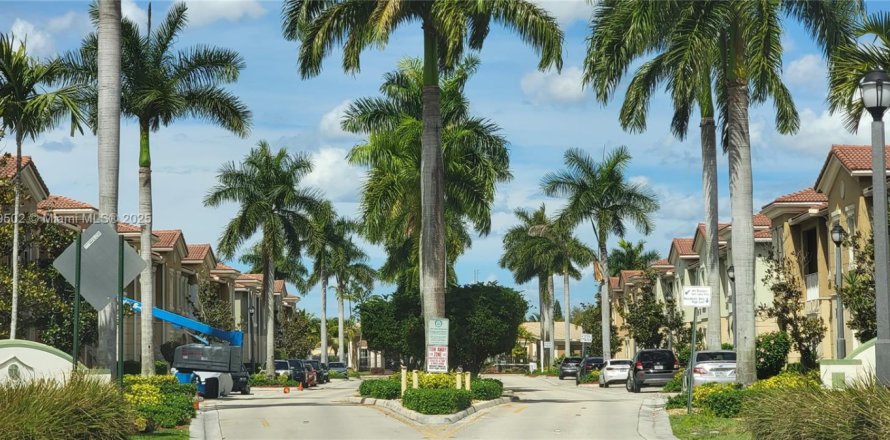 Touwnhouse à Tamarac, Floride 3 chambres, 131.74 m2 № 1946926