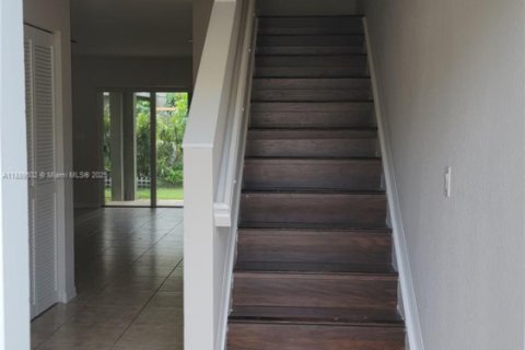 Touwnhouse à louer à Tamarac, Floride: 3 chambres, 131.74 m2 № 1946926 - photo 4
