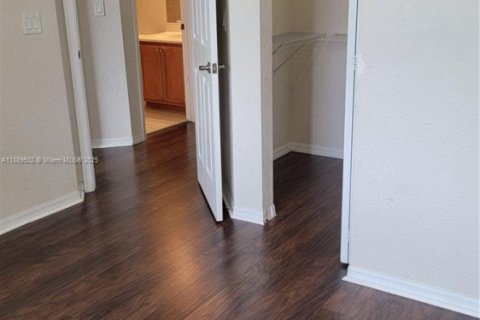 Touwnhouse à louer à Tamarac, Floride: 3 chambres, 131.74 m2 № 1946926 - photo 21