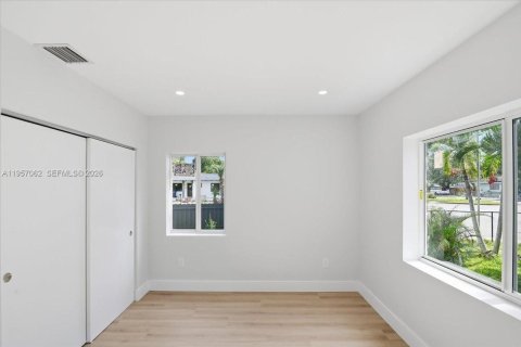 House in Opa-locka, Florida 3 bedrooms, 91.79 sq.m. № 2011293 - photo 9