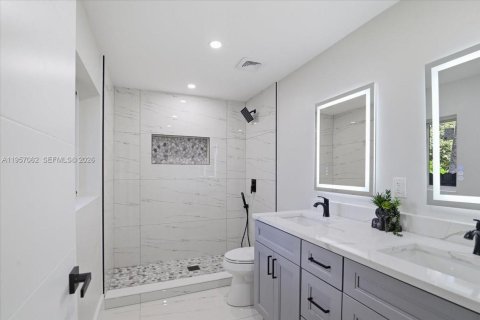 House in Opa-locka, Florida 3 bedrooms, 91.79 sq.m. № 2011293 - photo 5