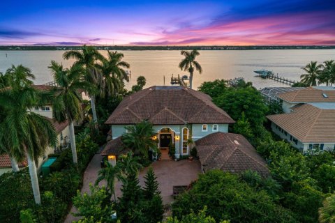 Casa en Stuart, Florida 5 dormitorios, 465.72 m2 № 2382734
