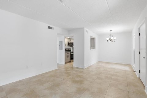 Купить кондоминиум в Сент-Пит-Бич, Флорида 7 комнат, 70.61м2, № 2147642 - фото 6